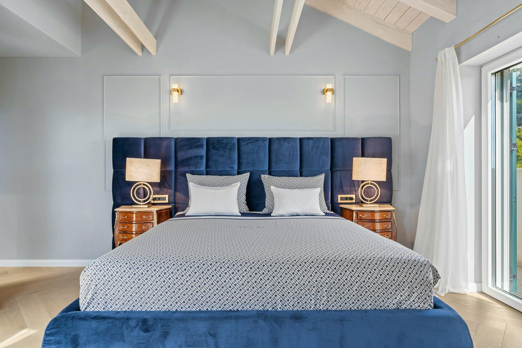 Spacious en-suite bedroom