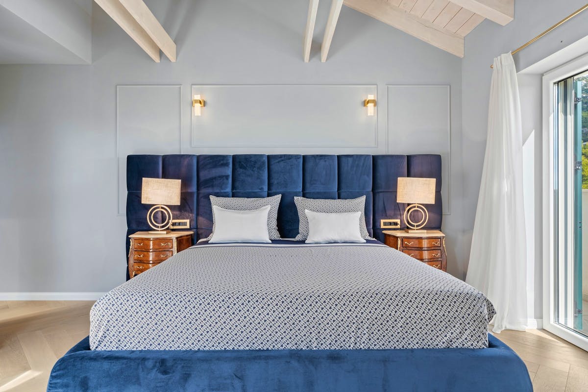 Spacious en-suite bedroom