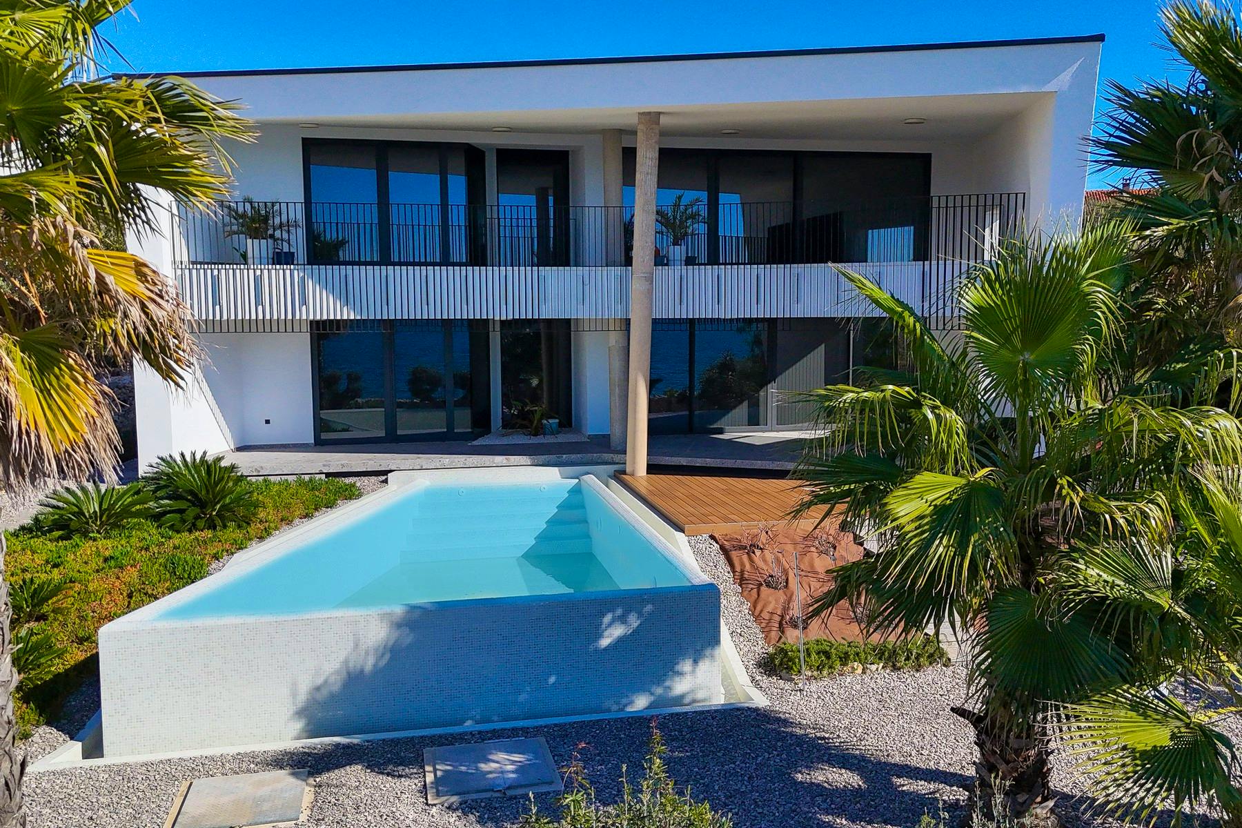 Newly built modern villa with pool