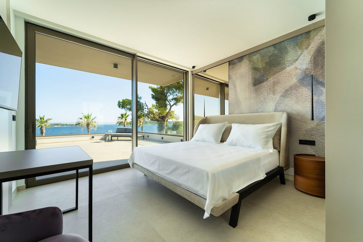 En-suite bedroonm with sea view