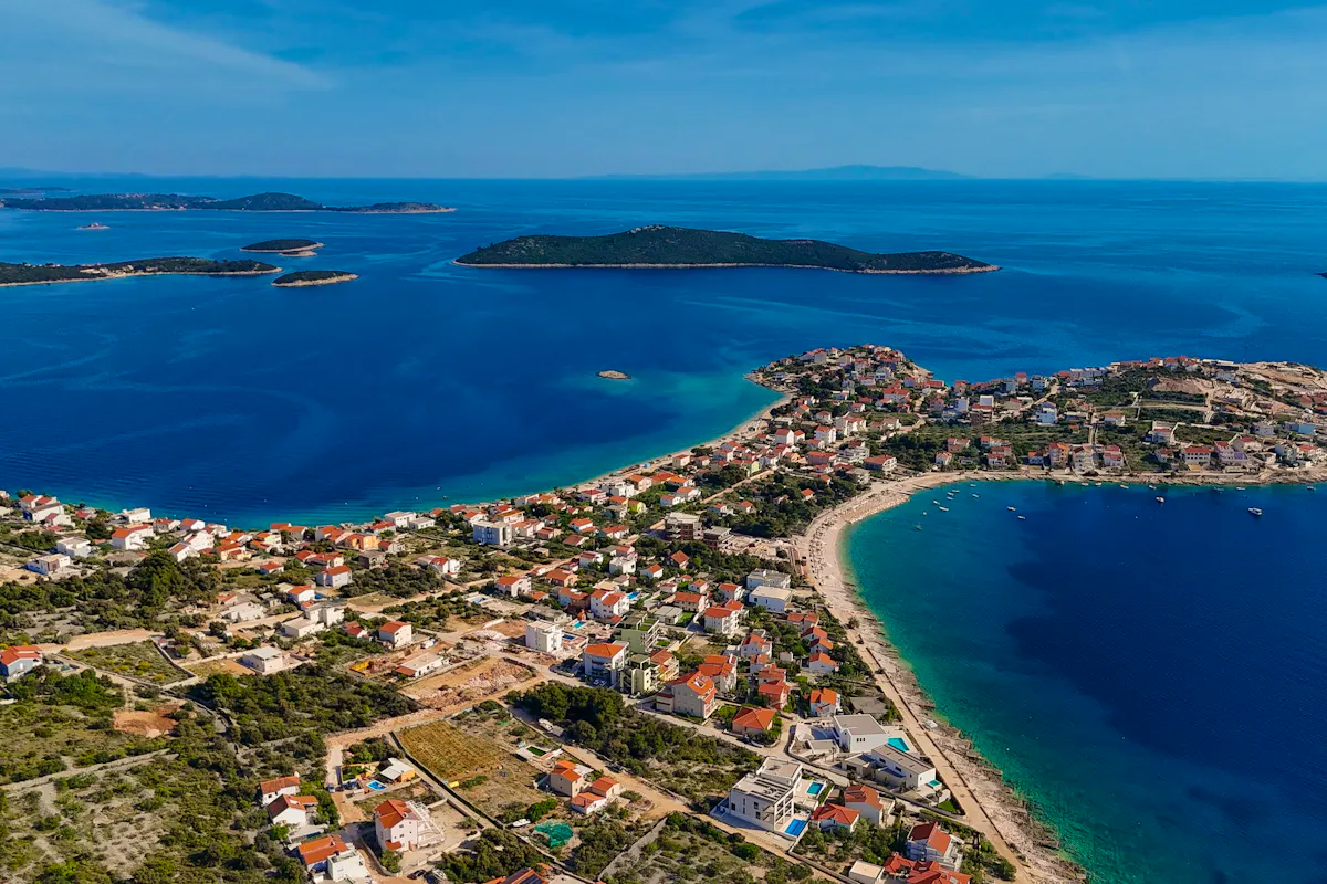 Holiday house by the sea near Rogoznica for sale