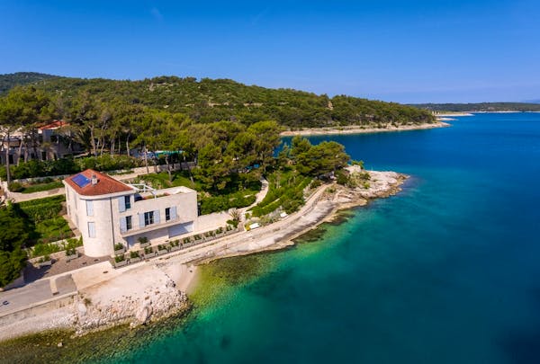 Seafront villa on Brač for sale