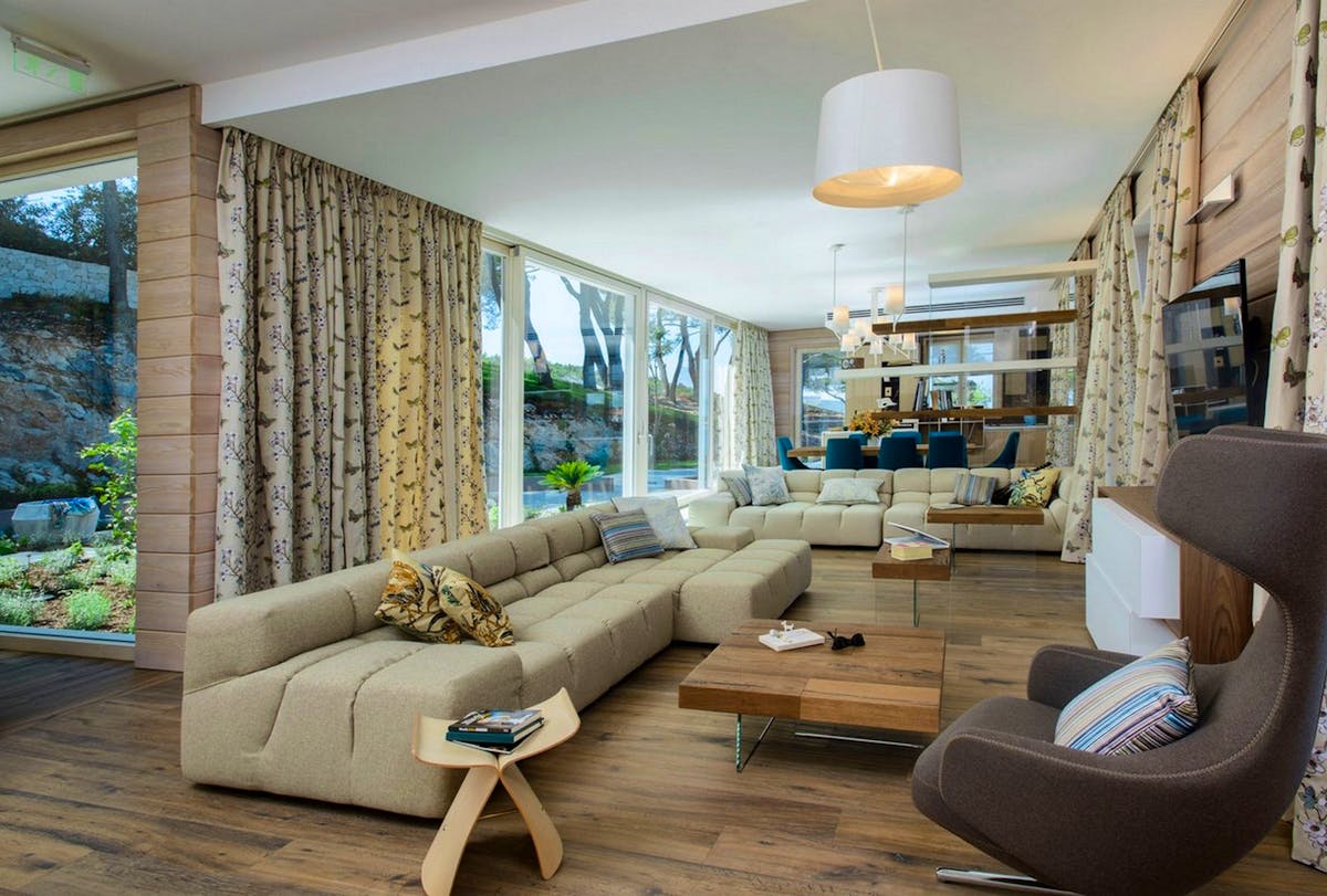 Spacious open concept ground floor