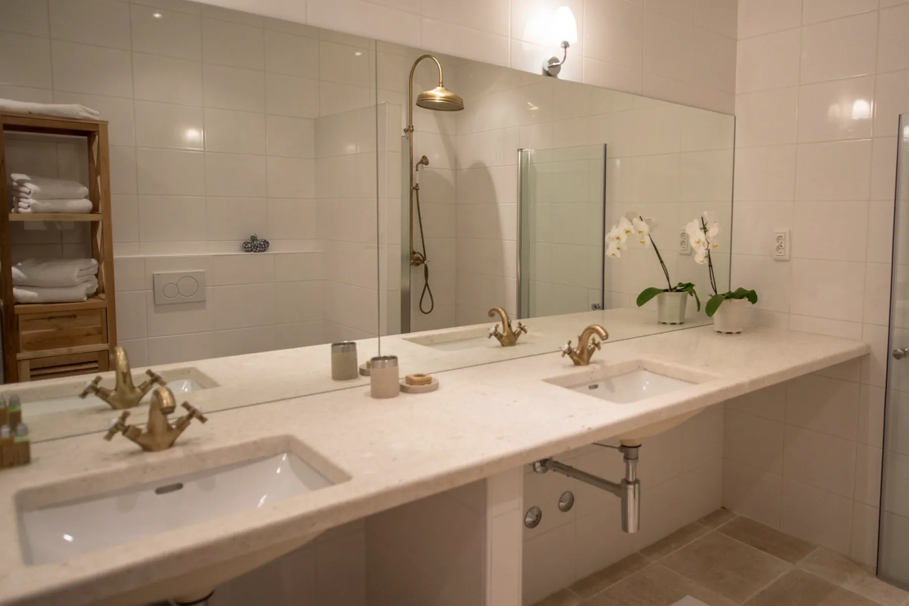 Spacious bathroom with double sink