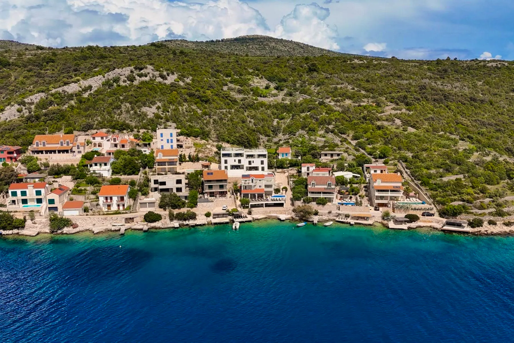 Luxury villa by the sea in Vinisce for sale